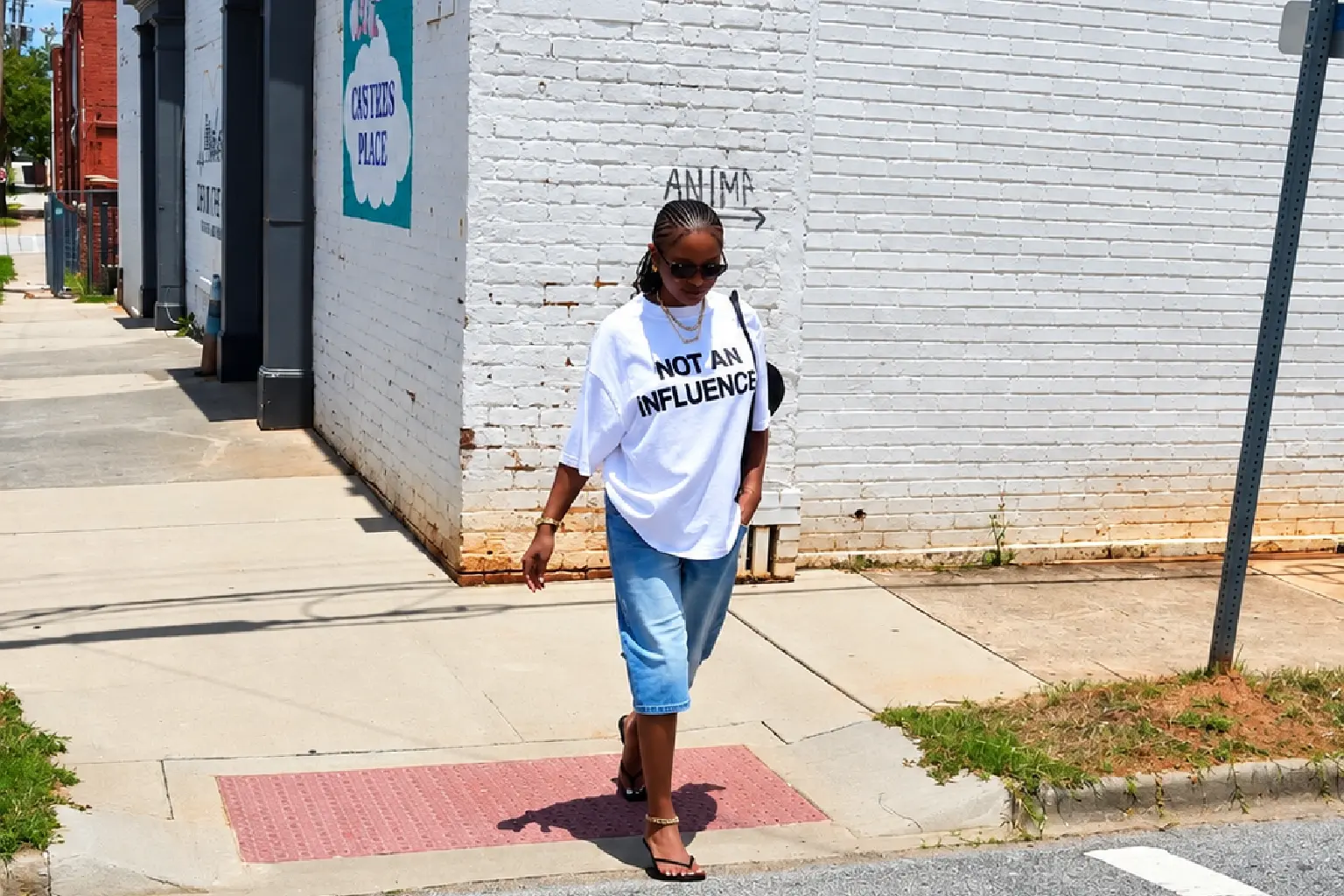 How to Style Oversized Denim Jorts with Kitten Heels: The Unexpected 2025 Street